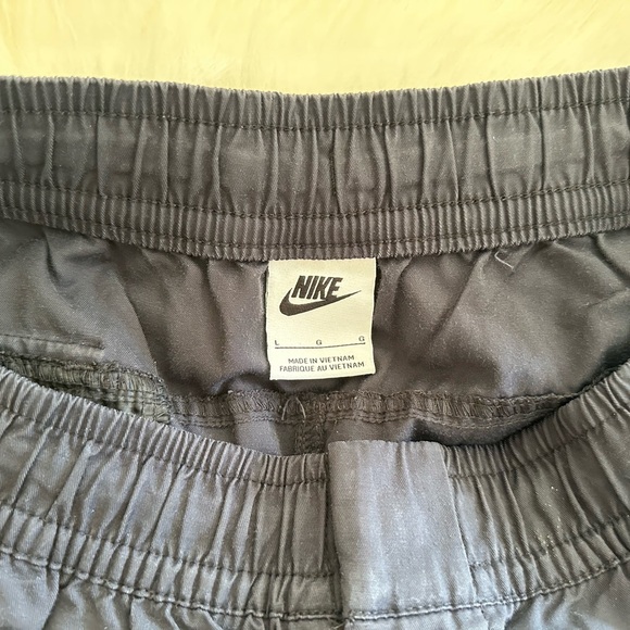 Nike Men's Dark Cargo Pants - Picture 9 of 9